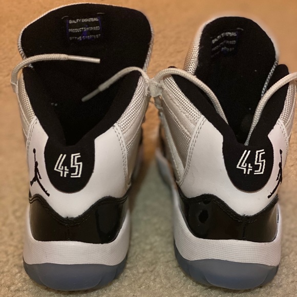 Jordan 11 Retro Concord - Picture 3 of 4